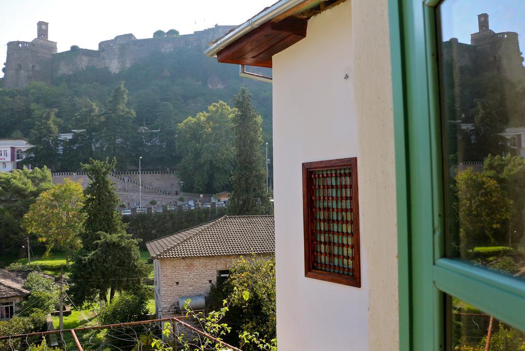 Stone City Hostel Гірокастра Екстер'єр фото