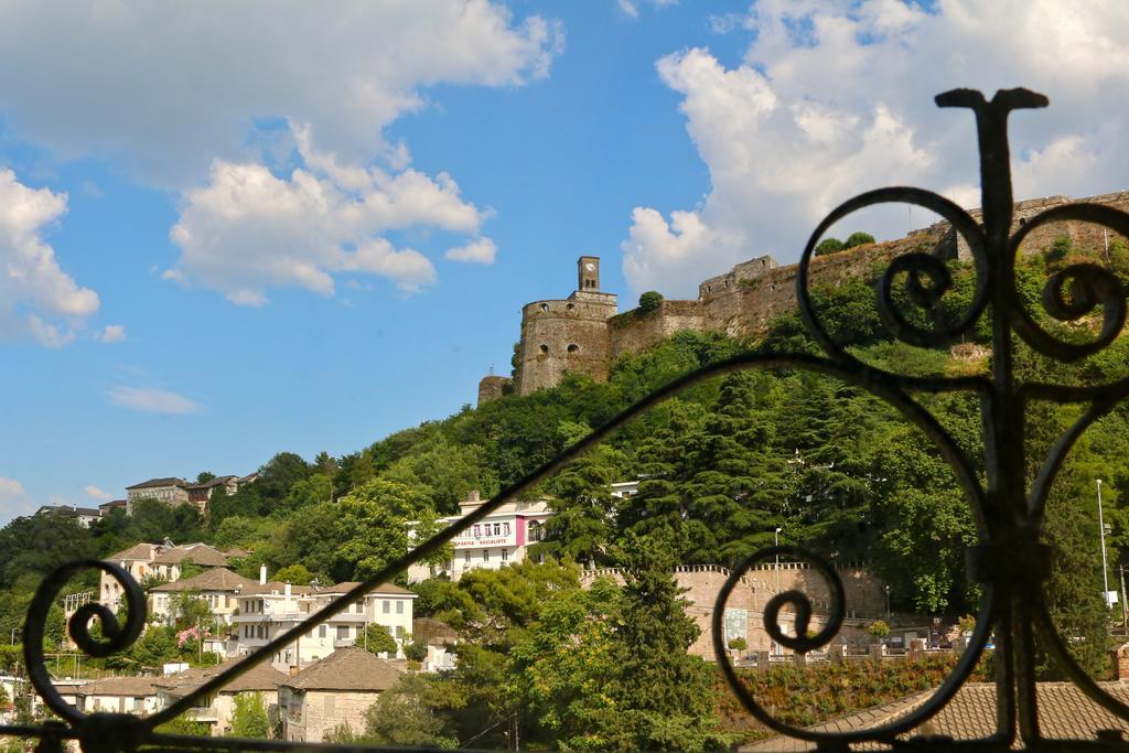 Stone City Hostel Гірокастра Екстер'єр фото